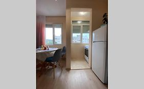 Sunny Apartment By The River